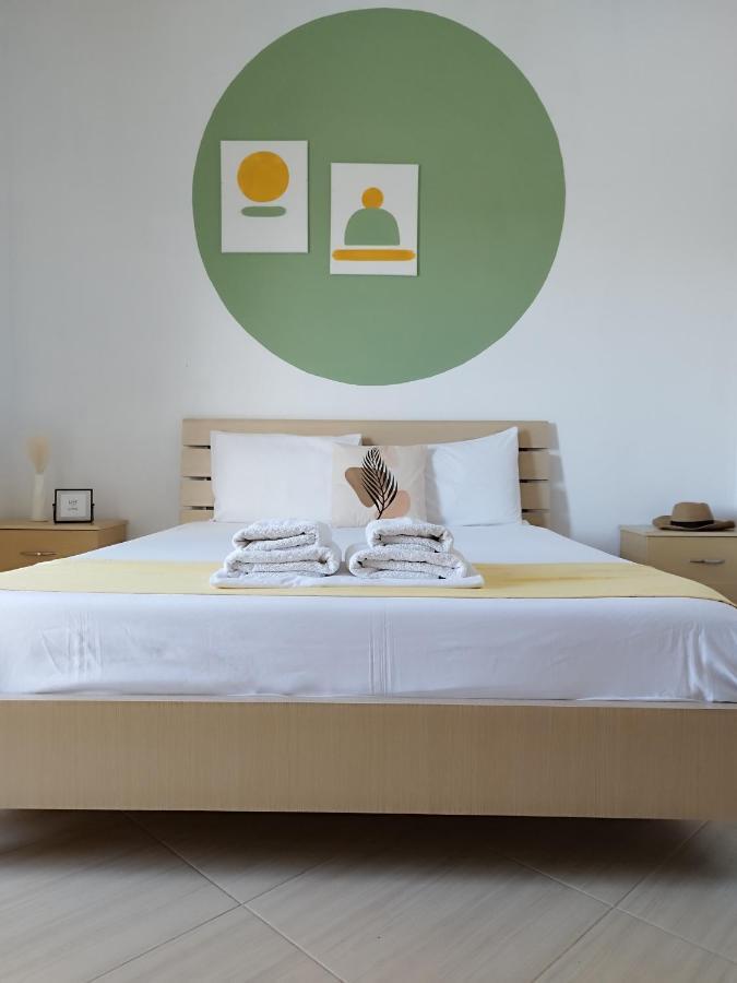 Iris Apartment *